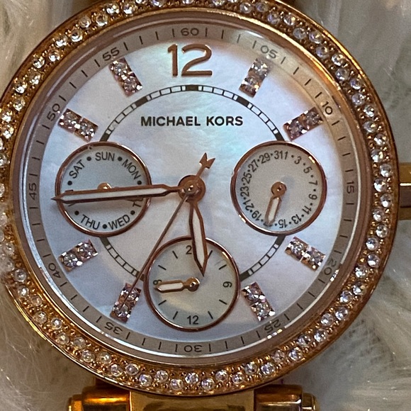 Michael Kors Parker rose gold tone watch - Picture 8 of 8